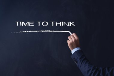 işadamı tahtaya yazma