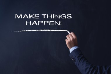 işadamı tahtaya yazma