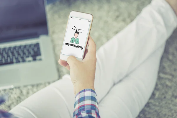 Mannelijke handen met smartphone — Stockfoto