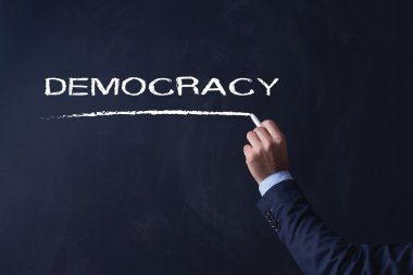 işadamı tahtaya yazma