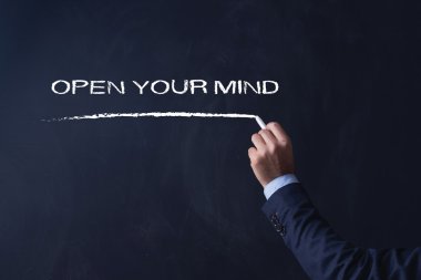 işadamı tahtaya yazma