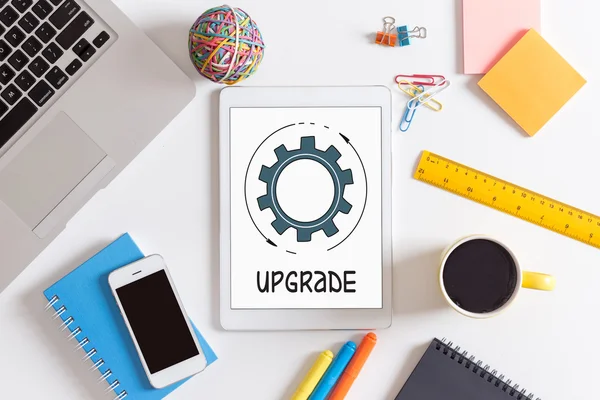 Слово UPGRADE на екрані — стокове фото