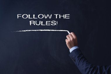 işadamı tahtaya yazma