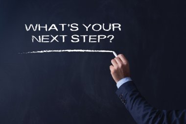 işadamı tahtaya yazma