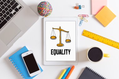 eşitlik metin üstünde perde