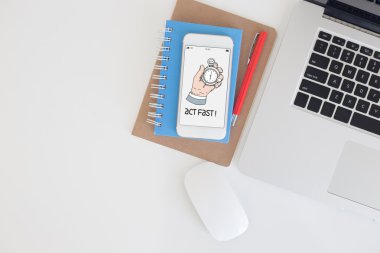 smartphone ekran üzerinde yazıt