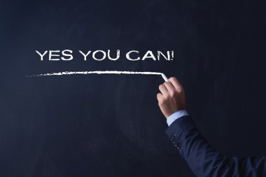 işadamı tahtaya yazma