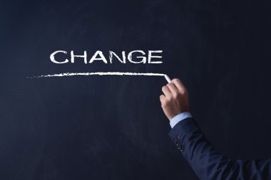 işadamı tahtaya yazma