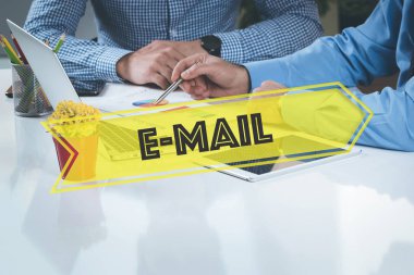  E-posta iş kavramı