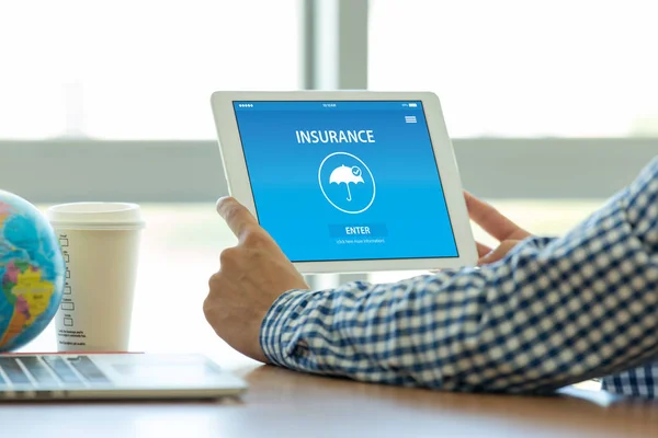 Versicherungskonzept auf dem Bildschirm — Stockfoto