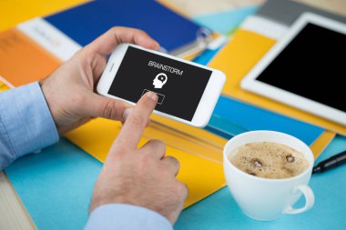 Beyin fırtınası kavram ekranda