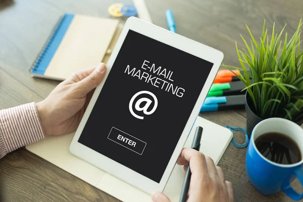 Concetto di E-mail marketing — Foto Stock