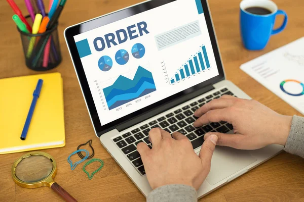 İş çizelgeleri grafikleri ekranda