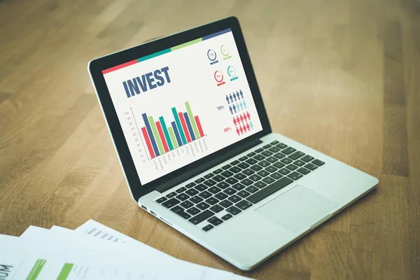 Pantalla con título INVEST — Foto de Stock