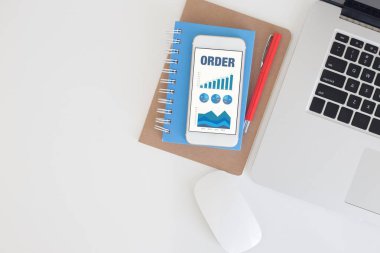 İş çizelgeleri grafikleri ekranda