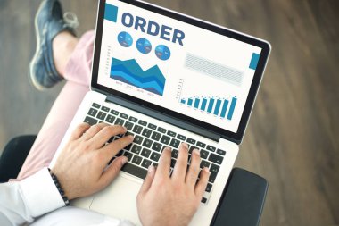 İş çizelgeleri grafikleri ekranda