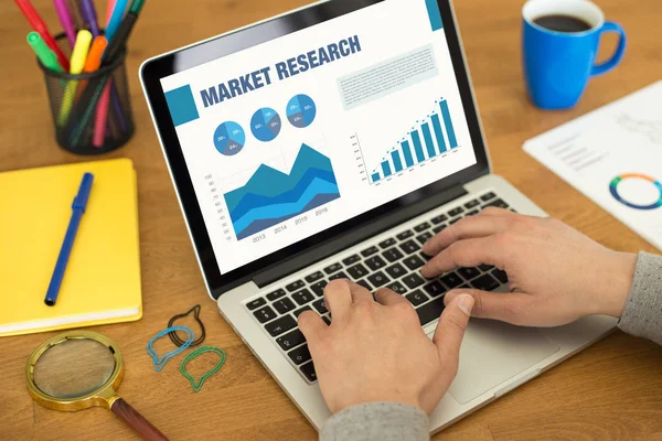 Screen with MARKET RESEARCH Title — Stock Photo, Image