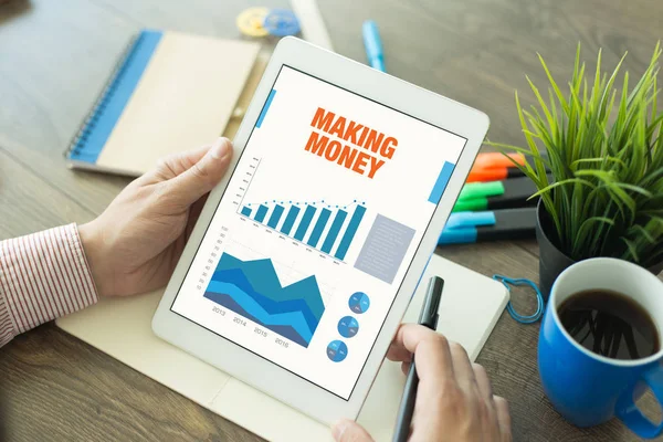 Scherm met Making Money titel — Stockfoto