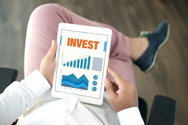 Bildschirm mit Investitionstitel — Stockfoto