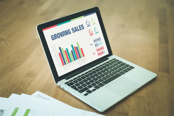 Screen with GROWING SALES title — Stock Photo, Image