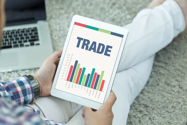 İş Çizelgeler ve grafikler ekran üzerinde 