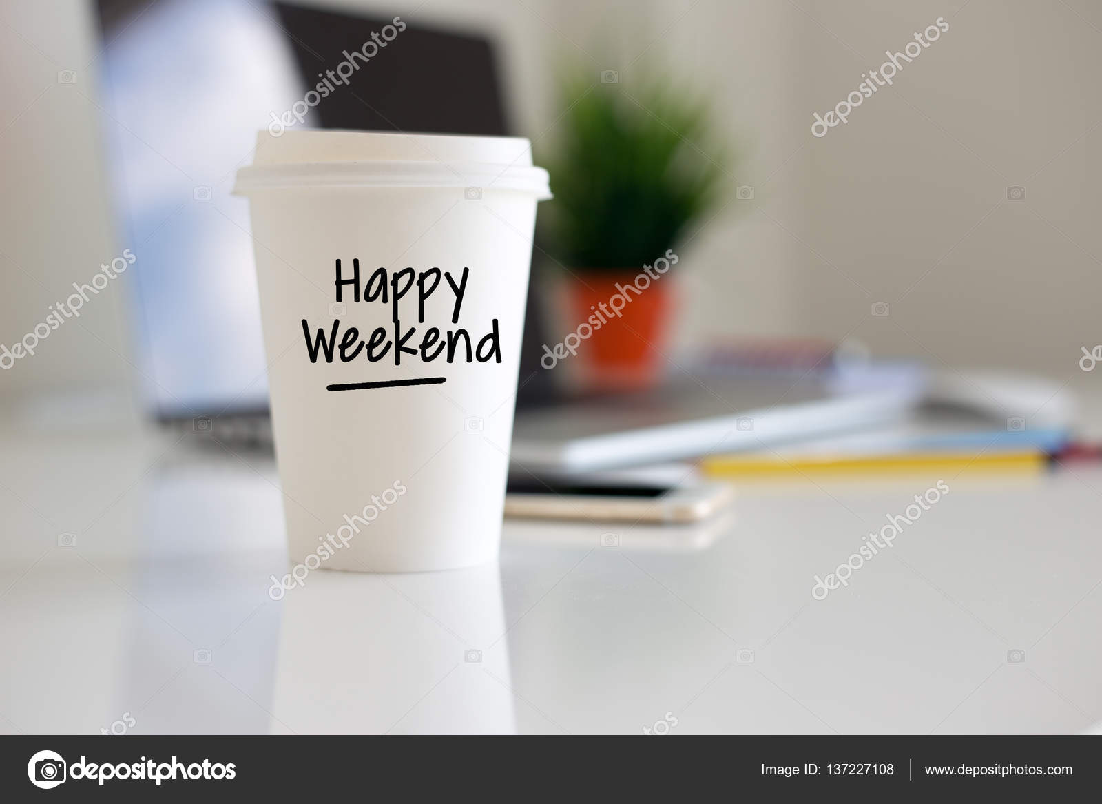 Bonne week-end tasse de café — Image Bonne week-end tasse de café — Photo