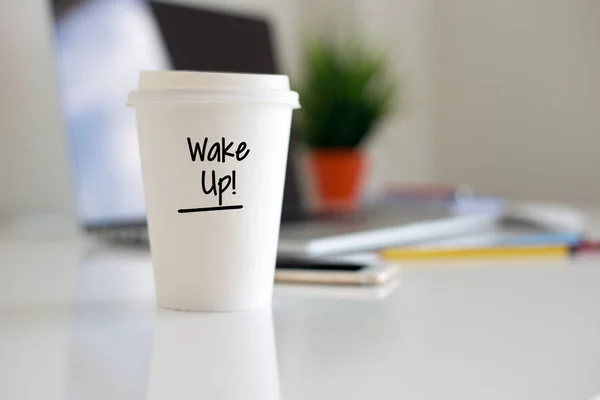 Koffiekopje wakker — Stockfoto