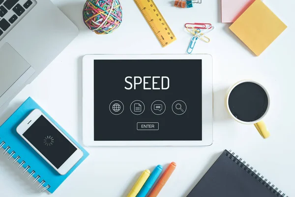 Speed Concept na komputerze typu Tablet — Zdjęcie stockowe