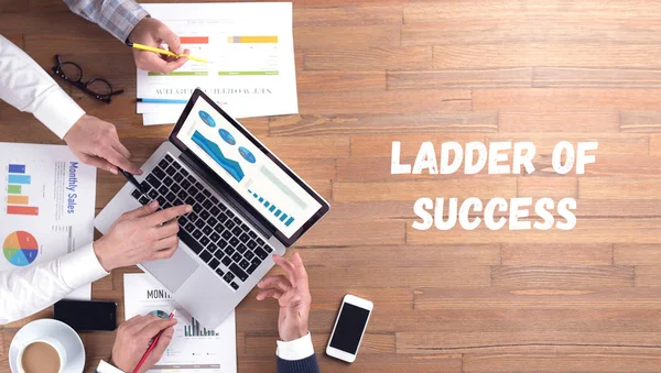 LADDER OF SUCCESS CONCEPT — Stock Photo, Image