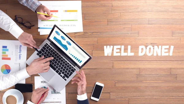 WELL DONE! word concept on desk background — Stock Photo, Image