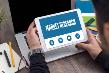 Adam gösteren Tablet ekran 