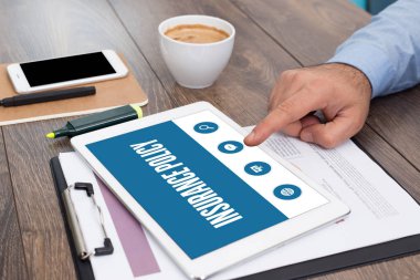 Adam gösteren Tablet ekran