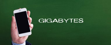El yazı tahtası önünde, smartphone 