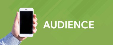 akıllı telefon elinde