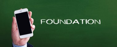 akıllı telefon elinde