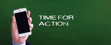 akıllı telefon elinde 