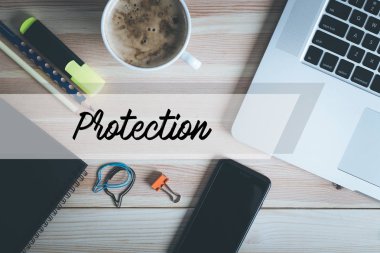 çalışma alanı kahve, dizüstü bilgisayar ve Kırtasiye ile