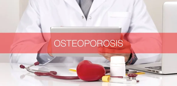 ЗДОРОВЬЕ КОНЦЕПТ: OSTEOPOROSIS — стоковое фото