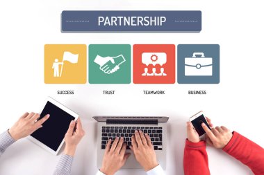 dijital cihazlar ile erkekler