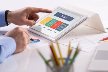 tablet ekranında kavramı