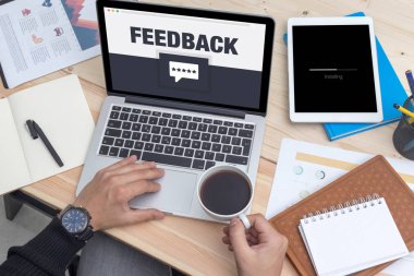 Konsept dizüstü bilgisayar ekranında