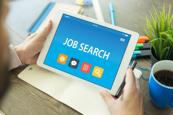 Έννοια αναζήτησης θέσεων εργασίας στην οθόνη του Tablet Pc — Φωτογραφία Αρχείου