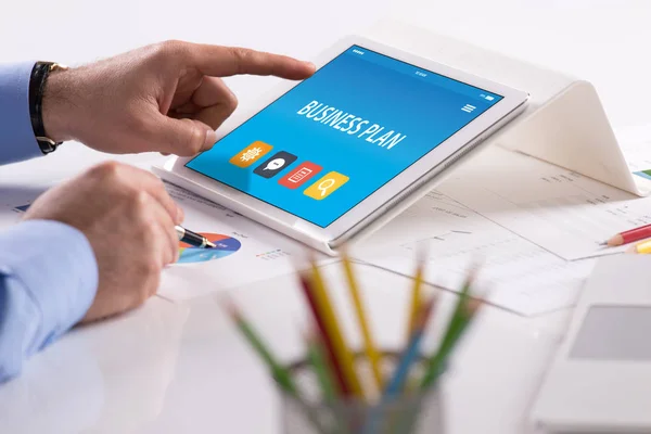 Affärsplan på Tablet Pc-skärmen — Stockfoto