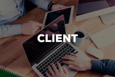 İşadamları el araçları kullanma.  