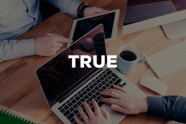 İşadamları el araçları kullanma.  