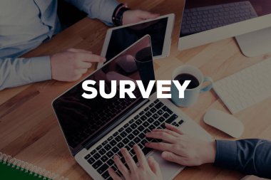 İşadamları el araçları kullanma.  