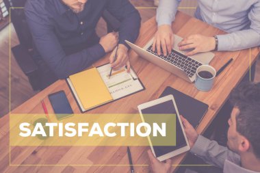 İşadamları gadget'lar ile çalışma 