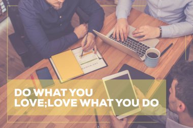 İşadamları gadget'lar ile çalışma