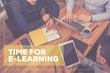 İşadamları gadget'lar ile çalışma 