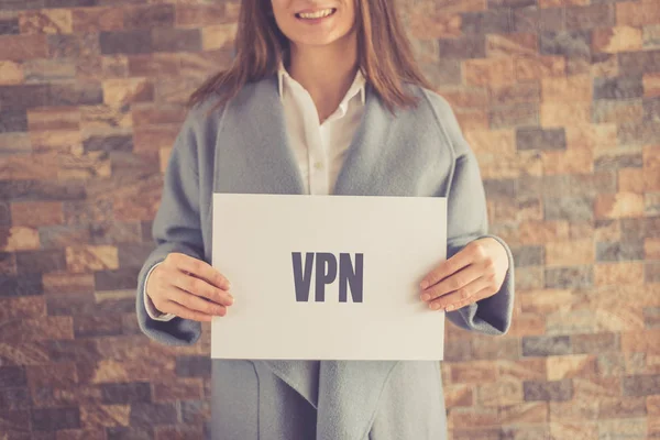 Vrouw presentatie van VPN-Concept — Stockfoto